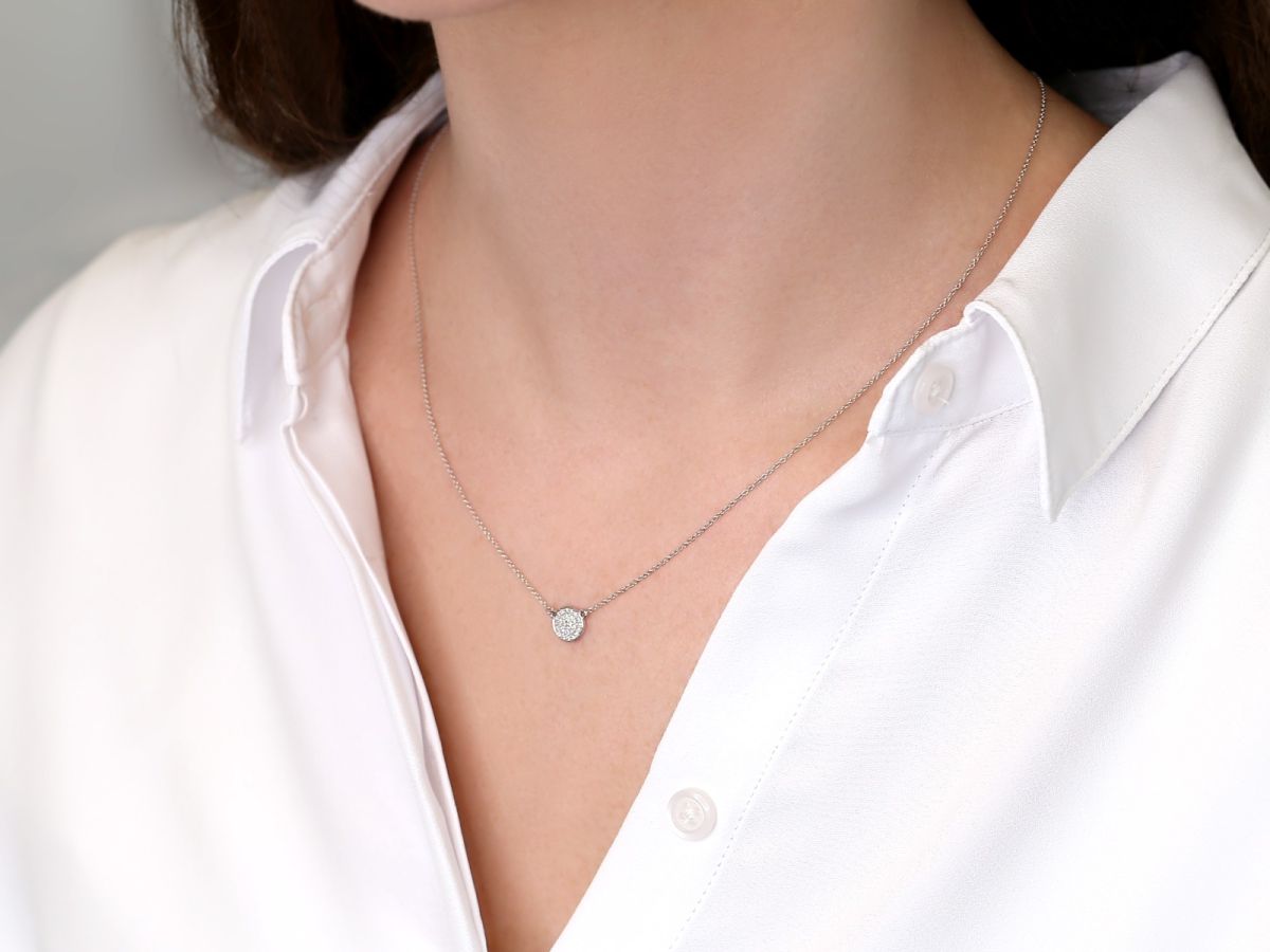 0.20 TCW Round Moissanite Diamond Circle Pendant Necklace in Solid Gold 2