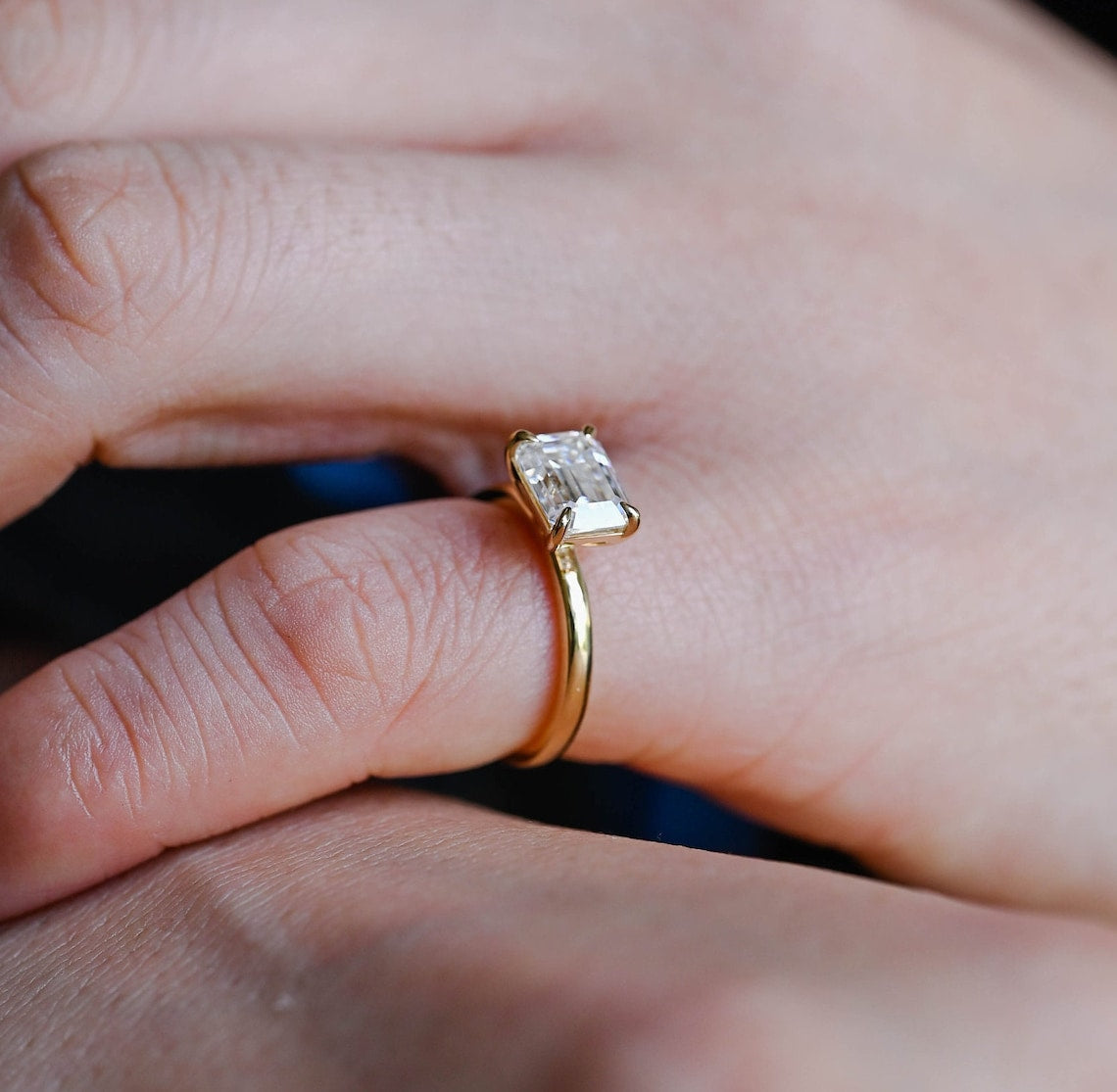 Stunning 1.0 CT Emerald Moissanite Engagement Ring with Solitaire Design 9
