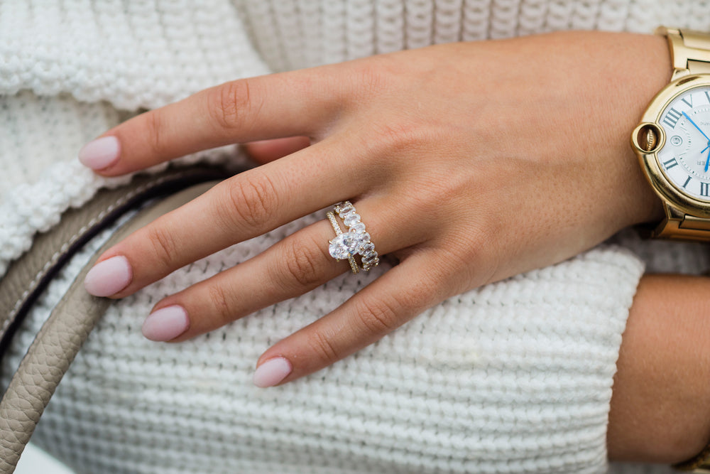 Oval Cut Solitaire Style Cubic Zirconia in 925 Sterling Silver Ring 2