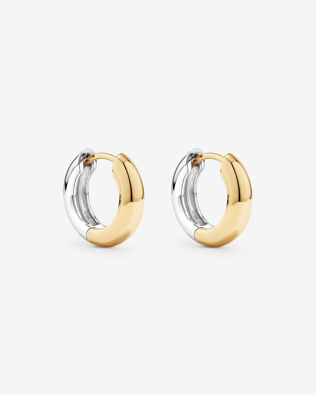 Round Cut Cubic Zirconia in 925 Sterling Silver Earrings 1