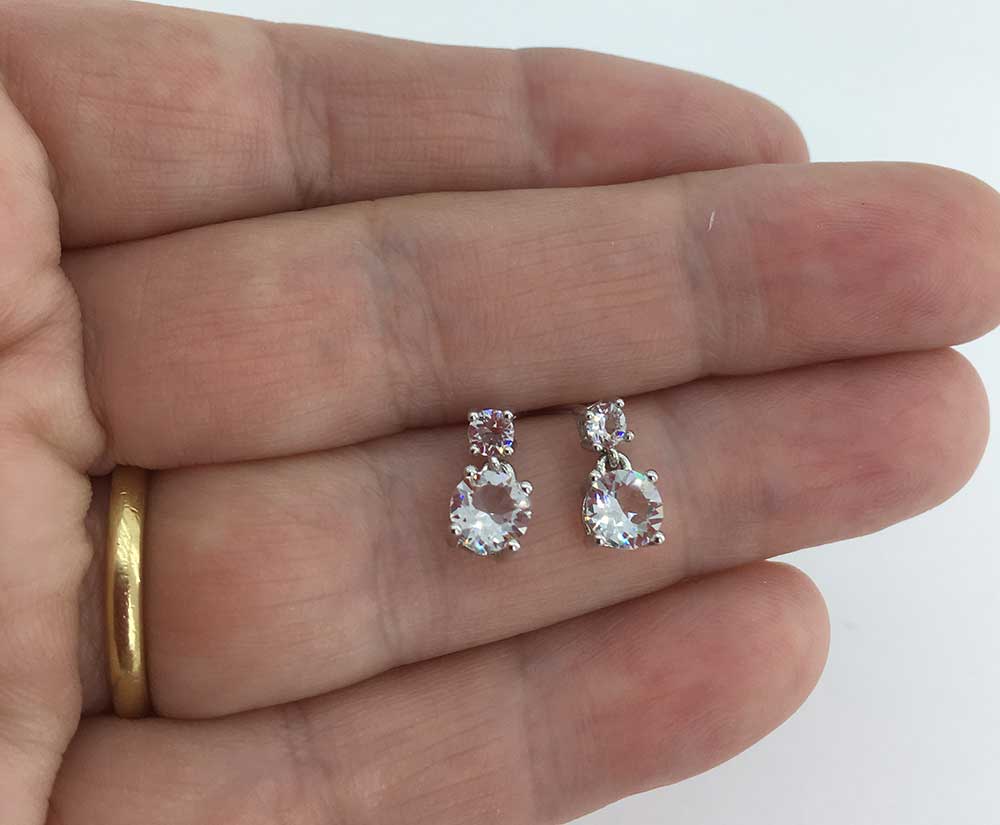 Round Cut Cubic Zirconia in 925 Sterling Silver Earrings 4