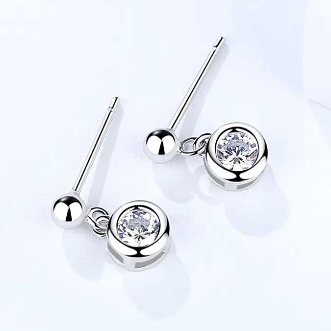Round Cut Cubic Zirconia in 925 Sterling Silver Earrings 2