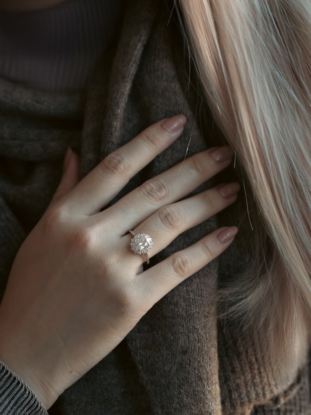 Stunning 1 CT Oval Moissanite Engagement Ring With Halo Design 9