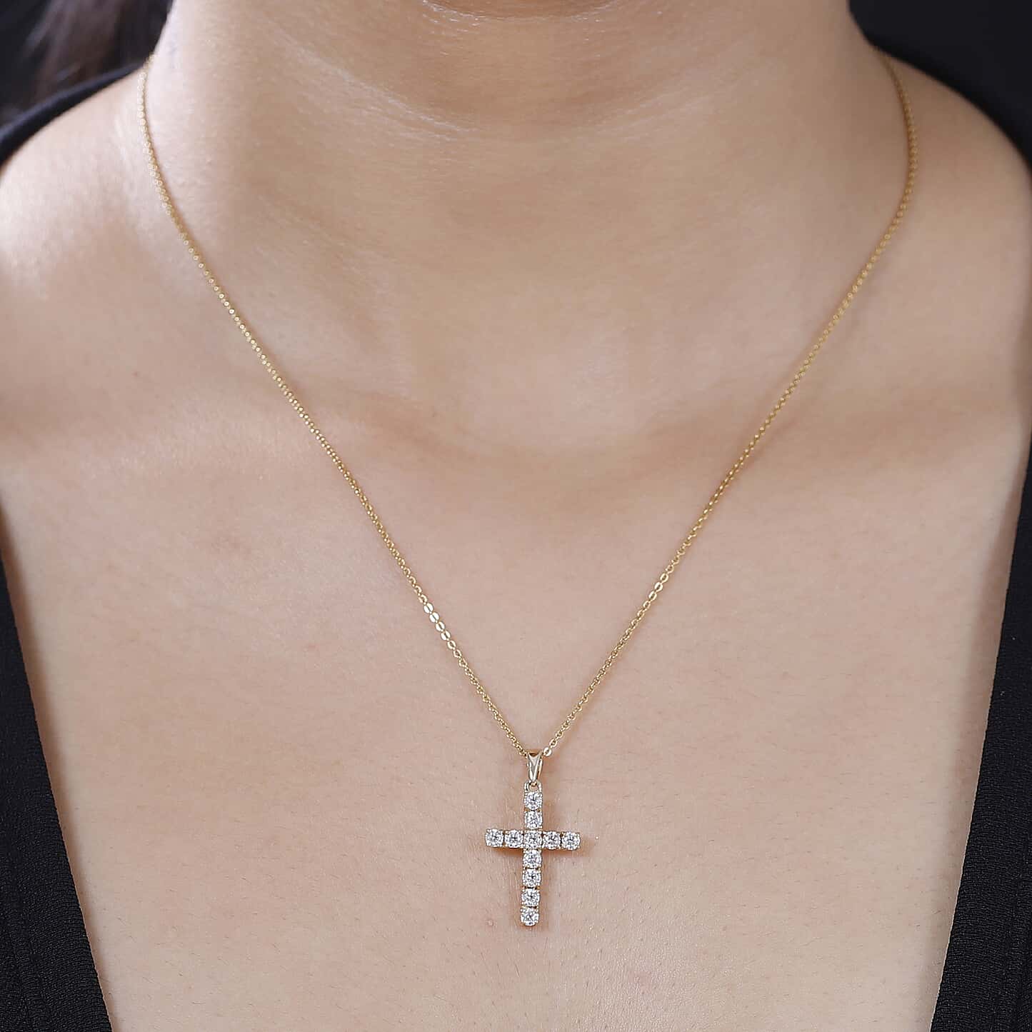 Round Cut Cubic Zirconia in 925 Sterling Silver Necklace 2