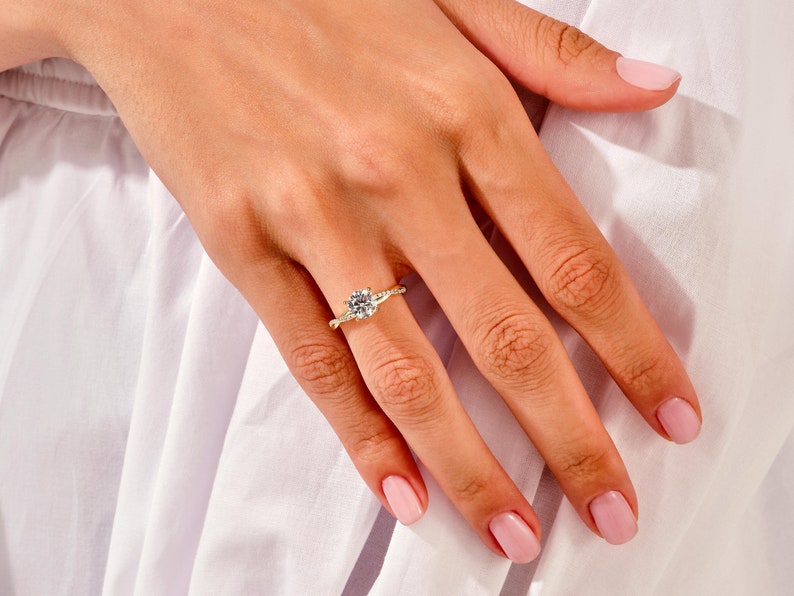 1.0 CT Round Cut Moissanite Twisted Pave Bridal Ring Set with Twisted Wedding Bands 7
