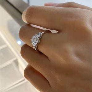 Stunning 1.0 CT Round Moissanite Engagement Ring with 3 Stones Design