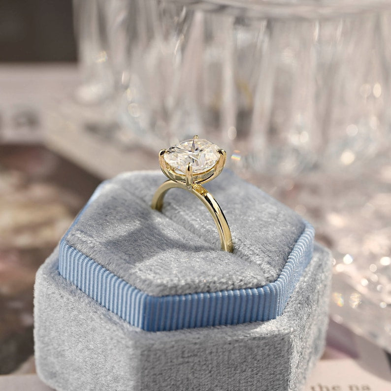 Stunning 3.0 CT Oval Moissanite Engagement Ring with Solitaire Design 7