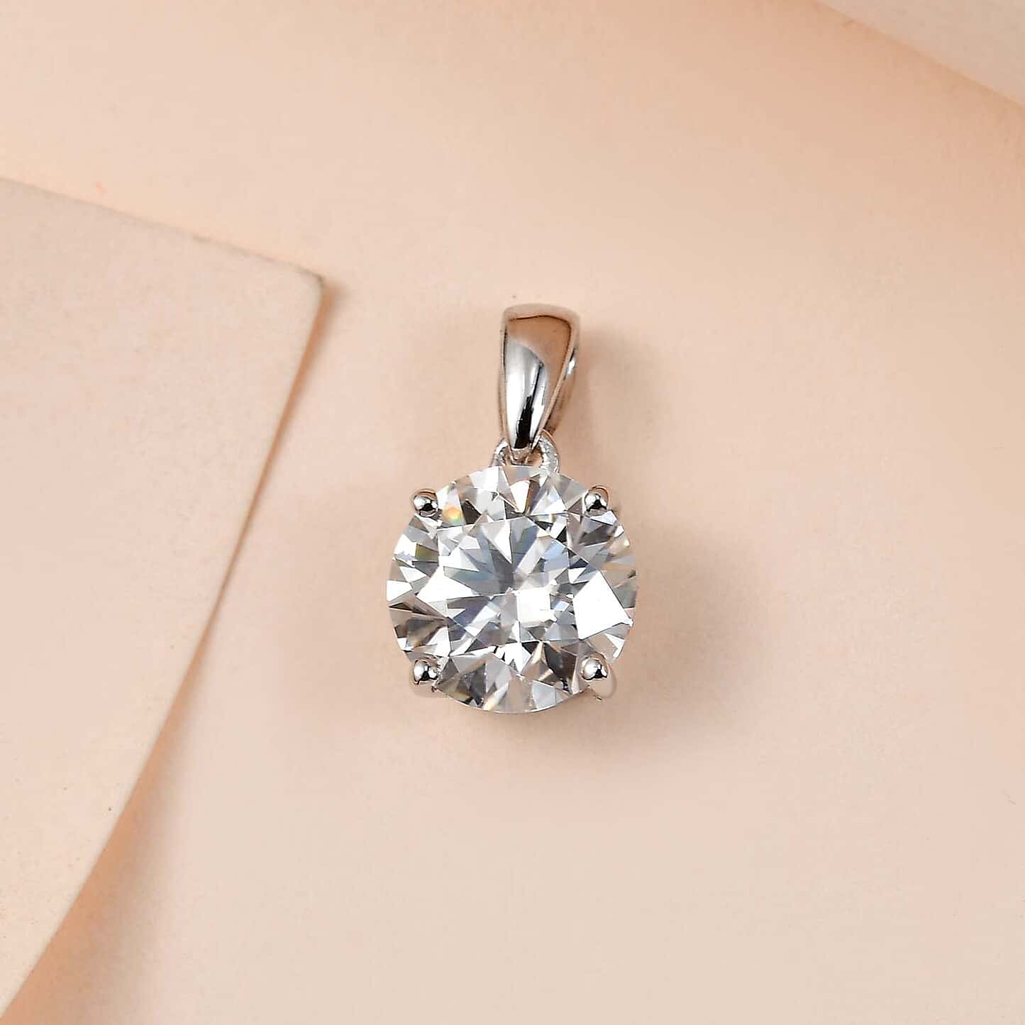 Round Cut Cubic Zirconia in 925 Sterling Silver Necklace 3