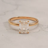 Stunning 1.0 - 2.0 CT Emerald Moissanite Engagement Ring with Solitaire Design 1