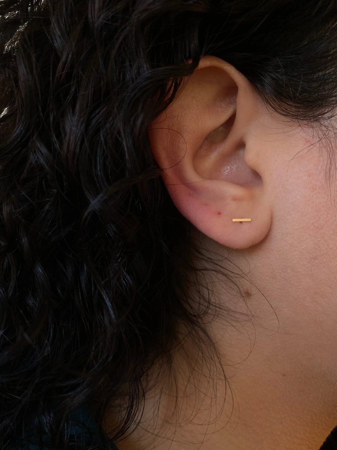 Classic Short Bar Studs Earrings in Gold 3