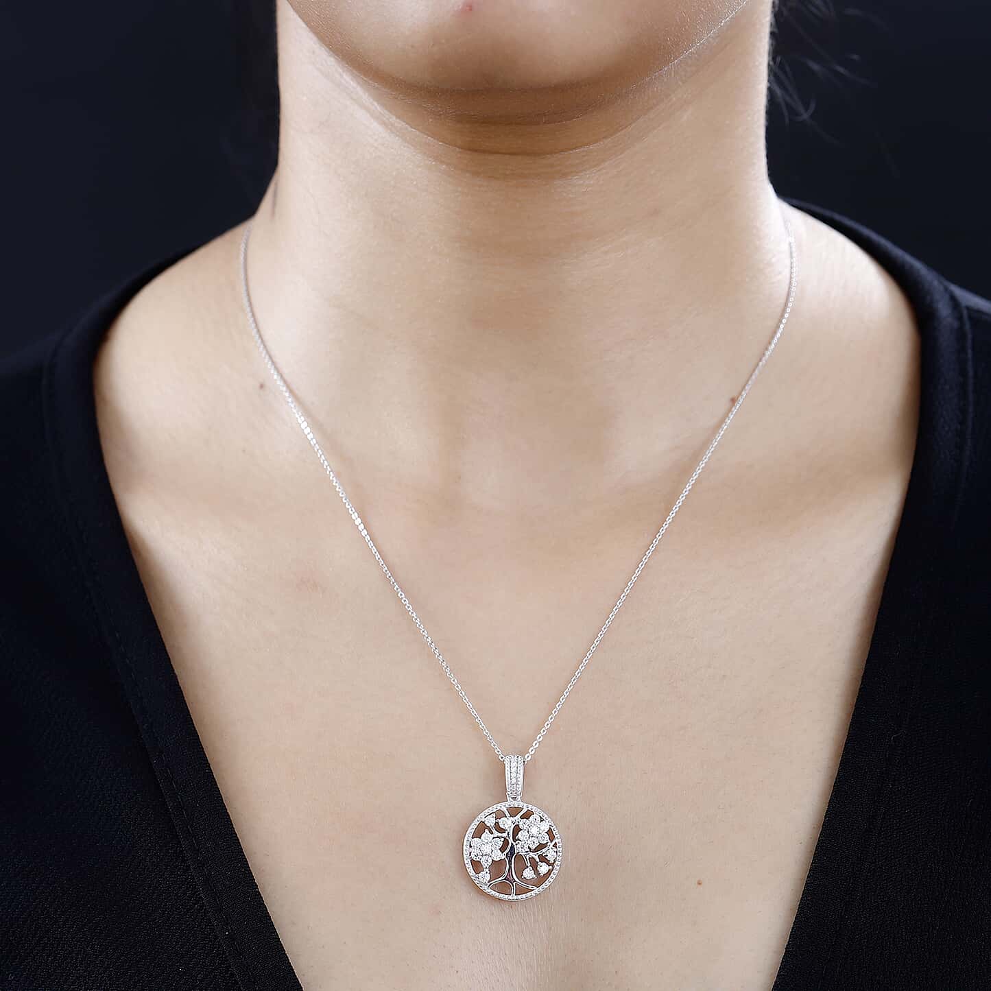 Round Cut Cubic Zirconia in 925 Sterling Silver Necklace 2