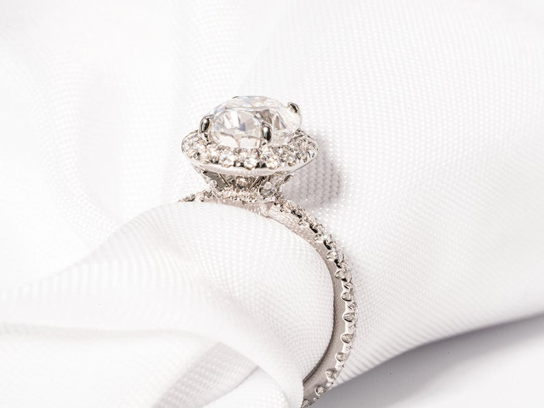 Stunning 2.0 CT Oval Moissanite Engagement Ring with Halo & Pave Design 4