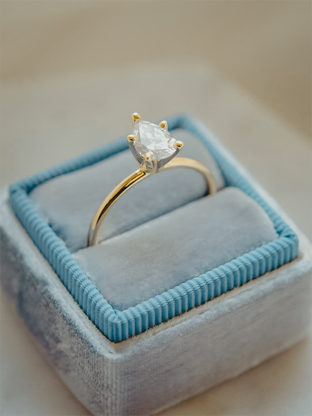 Stunning 1 CT Pear Moissanite Engagement Ring With Solitaire Design 14
