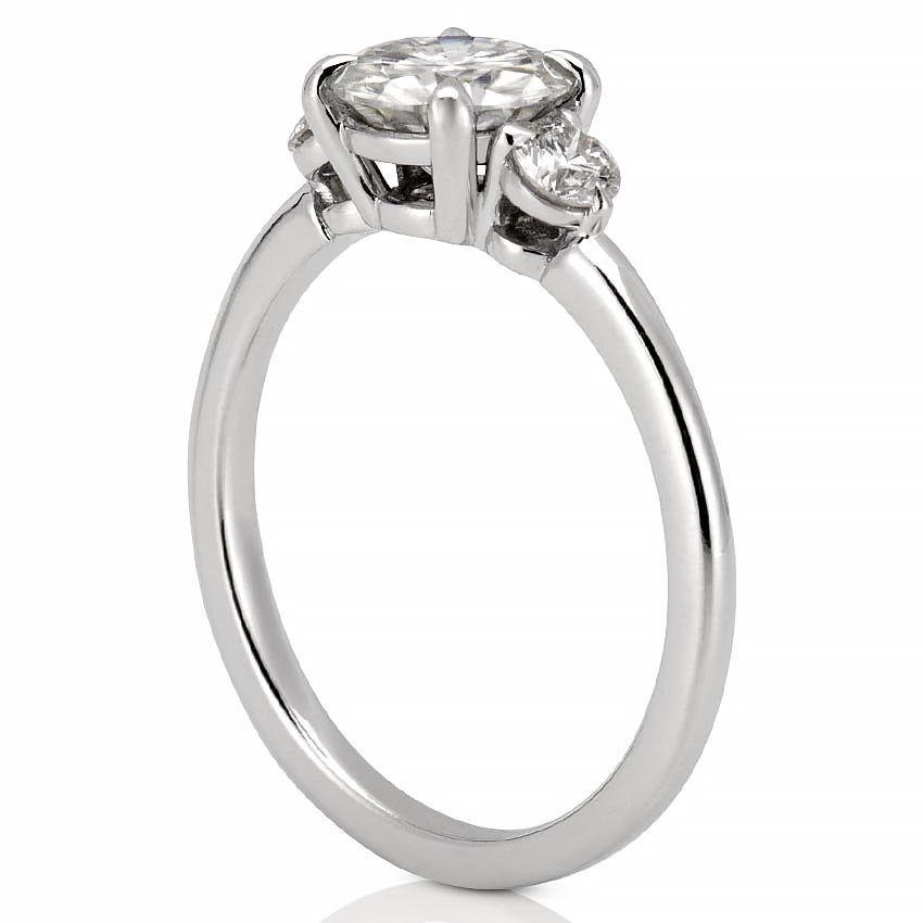 Stunning 0.50-1.50 CT Round Moissanite Engagement Ring with Three Stone Design 2
