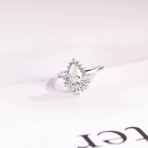 Stunning 1.0 - 2.0 CT Pear Moissanite Engagement Ring with Cluster Design