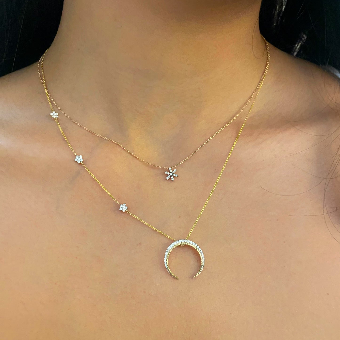 0.70 TCW Round Moissanite Diamond Floral Pendant Necklace in Solid Gold 2