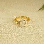 Stunning 1.0 - 2.0 CT Emerald Moissanite Engagement Ring With Cluster Design 1