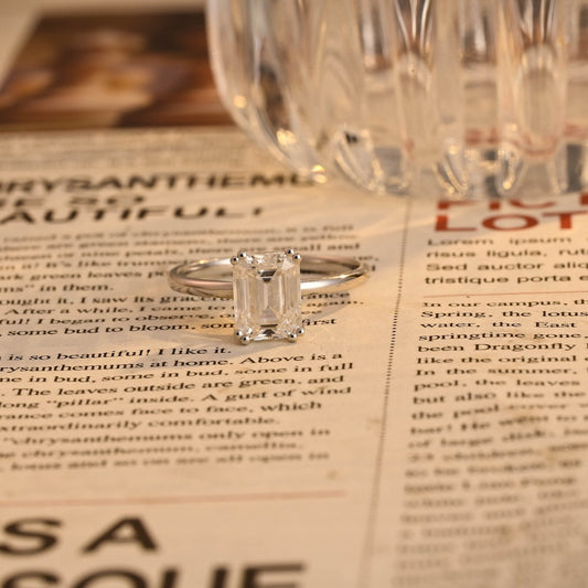 Stunning 3.0 CT Emerald Moissanite Engagement Ring with Solitaire Design 1