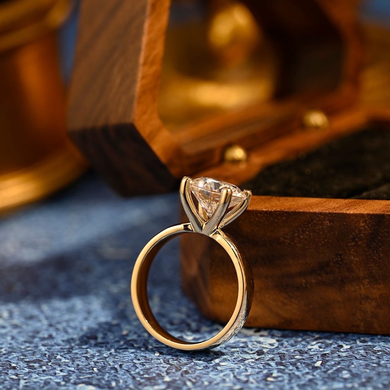 2.0 CT Round Shaped Moissanite Solitaire Engagement Ring 9