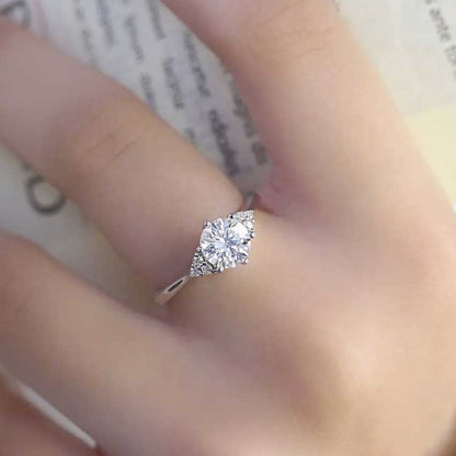 Round Cut Cluster Style Cubic Zirconia in 925 Sterling Silver Ring 5