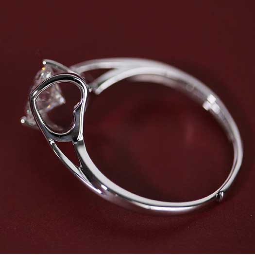 Round Cut Swirl StyleCubic Zirconia in 925 Sterling Silver Ring 5