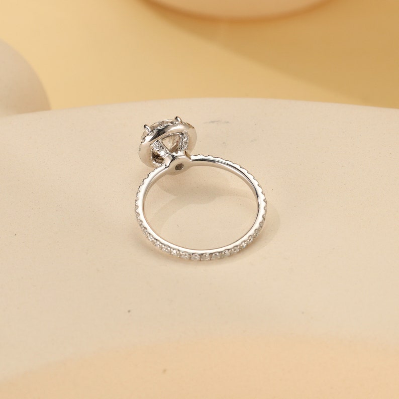 Stunning 1.0 CT Round Cut Moissanite Engagement Ring with Halo & Pave Design 4