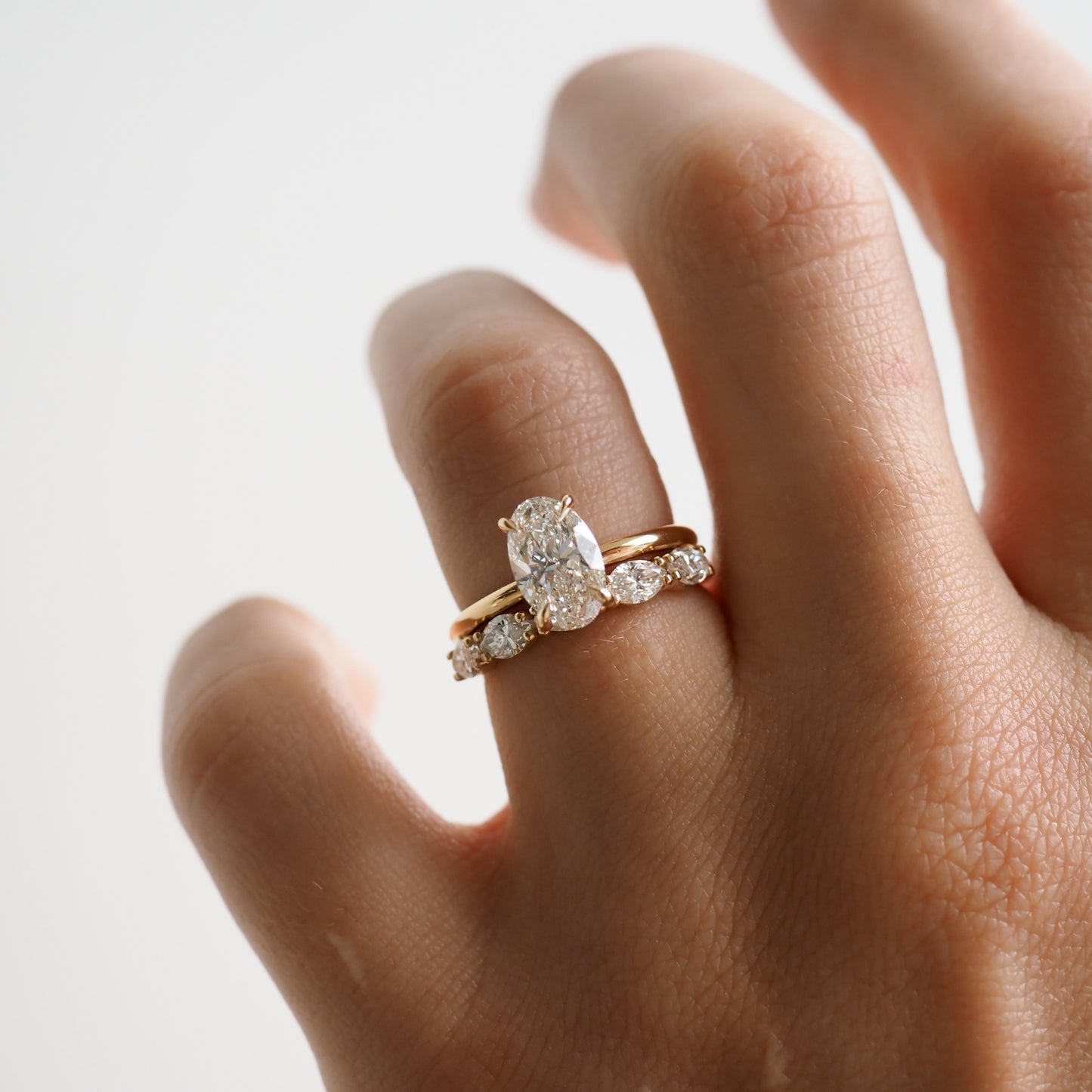 Stunning 1 CT Oval Moissanite Engagement Ring with Solitaire Design 2