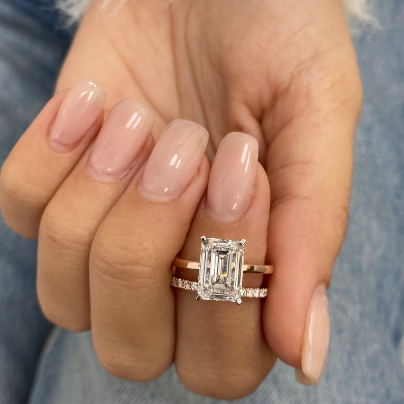 Stunning 3.40 CT Emerald Moissanite Engagement Ring with Solitaire Design 8