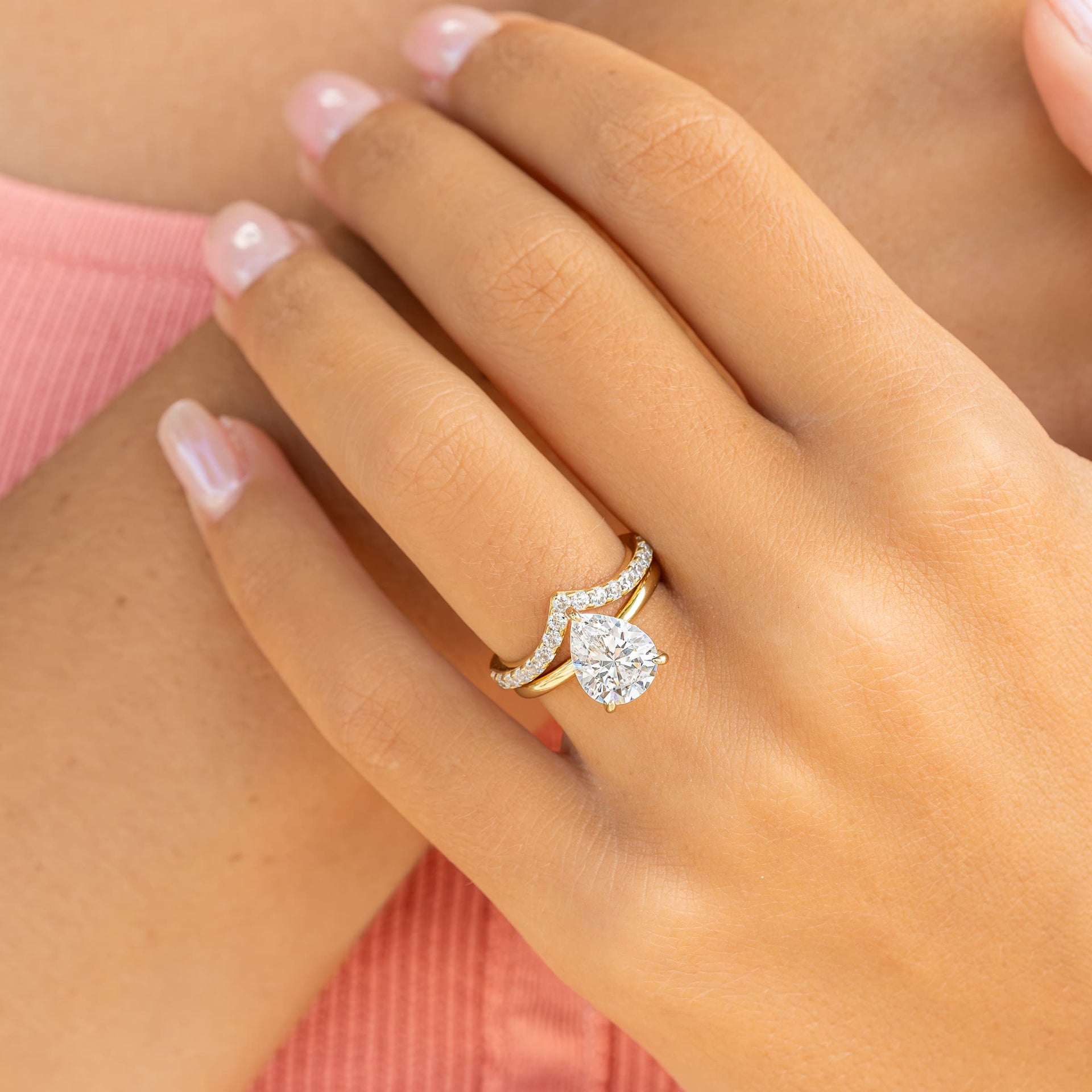 Stunning 0.3 TCW Round Moissanite Stones Curved Wedding Band 6