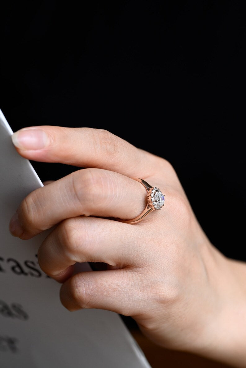 Stunning 1.0 - 2.0 CT Oval Moissanite Engagement Ring with Halo Design 2