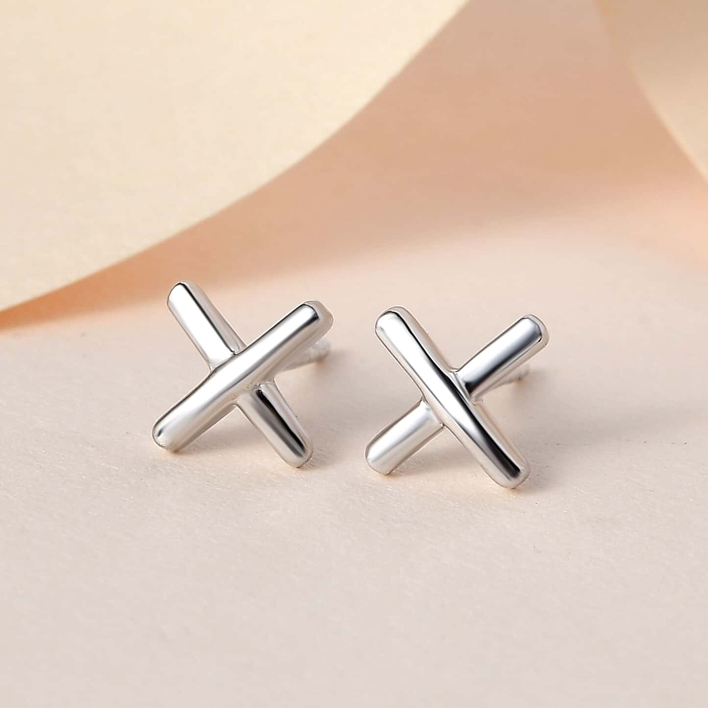 Round Cut Cubic Zirconia in 925 Sterling Silver Earrings 2