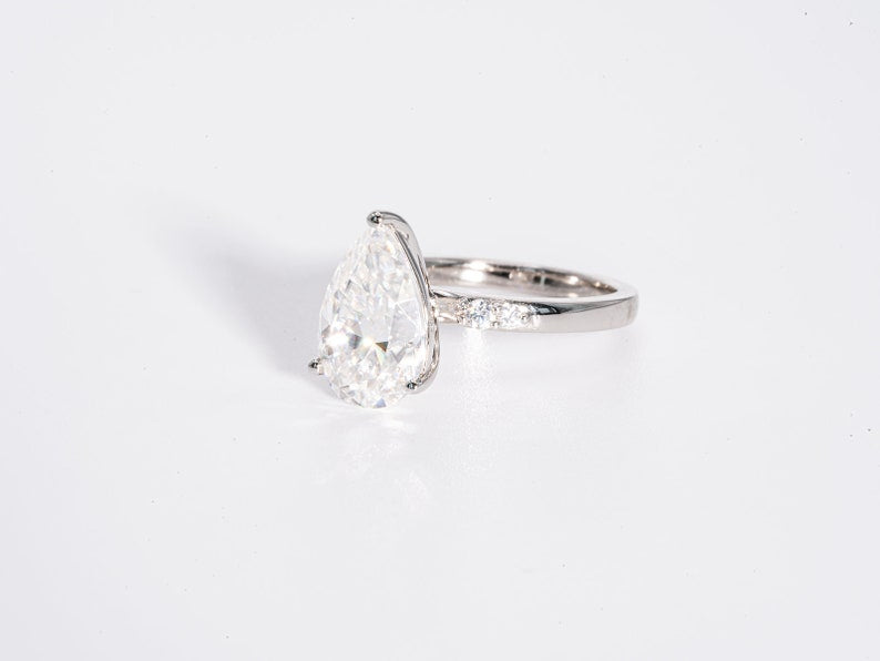 Stunning 3.0 CT Pear Cut Moissanite Engagement Ring with Pave Design 2