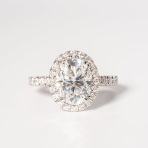 Stunning 2.0 CT Oval Moissanite Engagement Ring with Halo & Pave Design