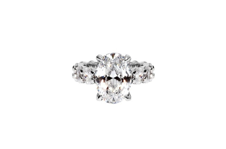 Round Cut Solitaire Style Cubic Zirconia in 925 Sterling Silver Ring 1