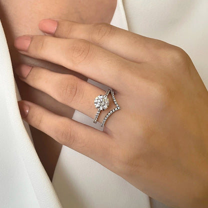 Stunning 0.20 TCW Round Moissanite Stones Curved Wedding Bands 7