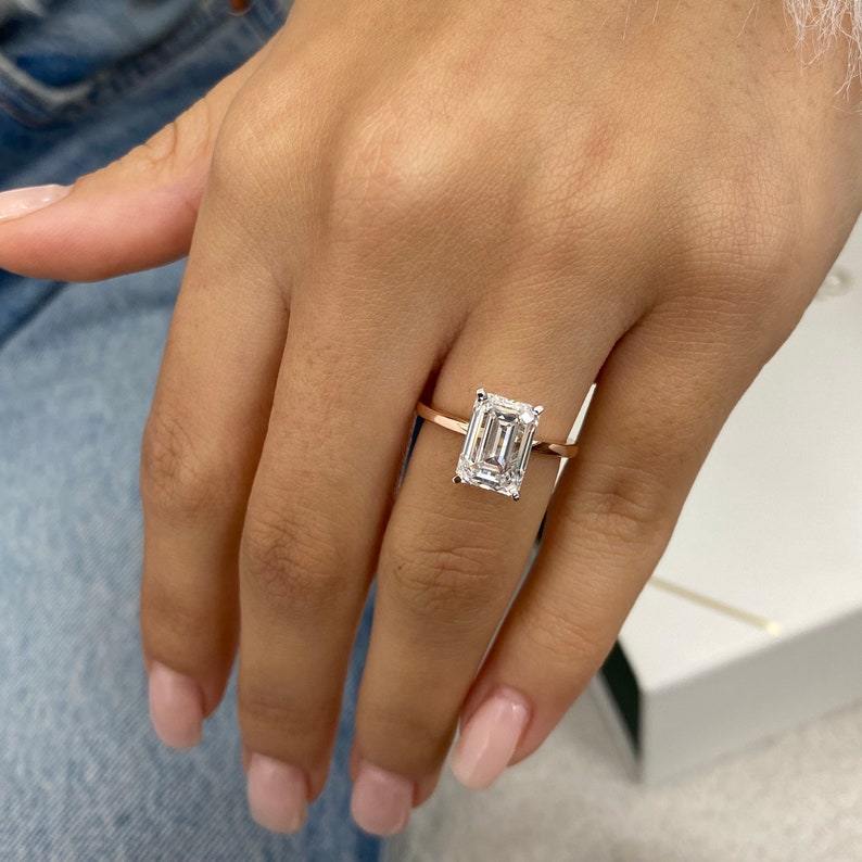 Stunning 3.0 CT Emerald Moissanite Engagement Ring with Solitaire Design 6