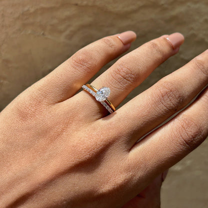 Stunning 1.0 CT Oval Moissanite Engagement Ring with Solitaire Design 18