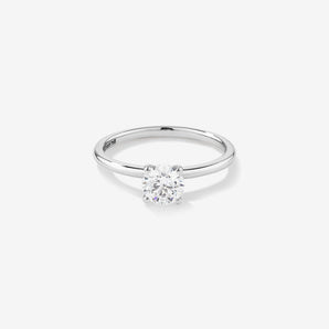 Stunning 0.7 CT Round Moissanite Solitaire Design Engagement Ring