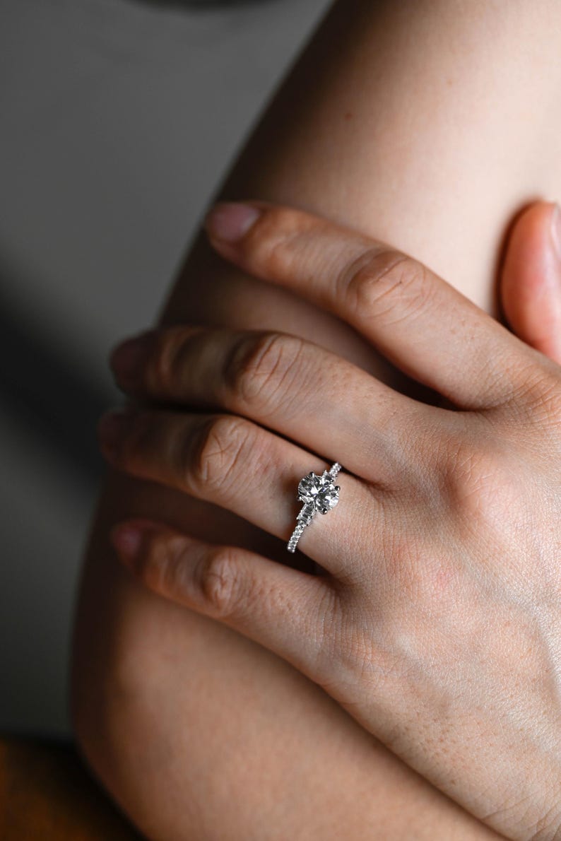 Stunning 1.0 - 2.0 CT Oval Moissanite Engagement Ring with Pave Design 4