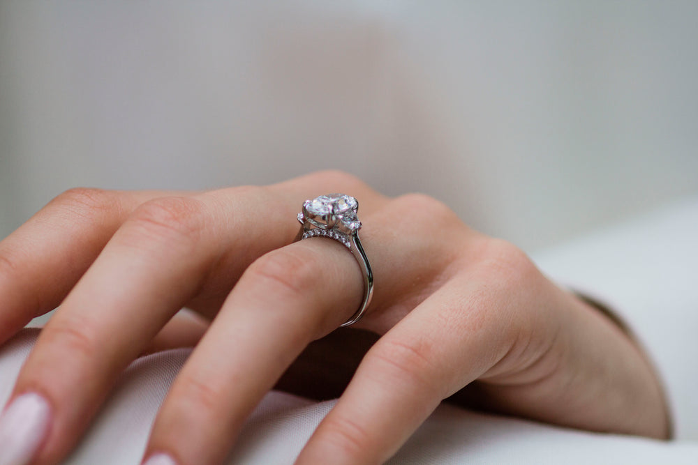 Oval Cut Three Stone Style Cubic Zirconia in 925 Sterling Silver Ring 6