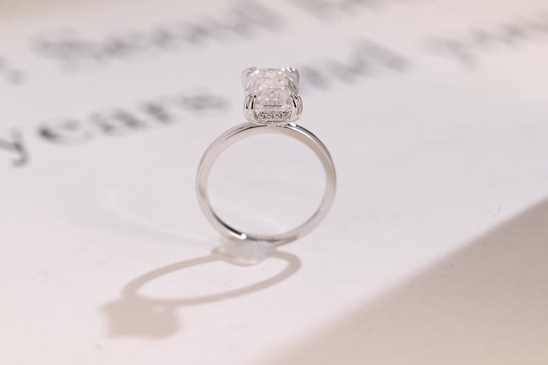 Stunning 1.0 - 2.0 CT Emerald Moissanite Engagement Ring with Hidden Halo Design 9