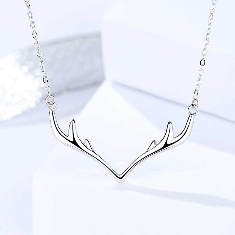 Round Cut Cubic Zirconia in 925 Sterling Silver Necklace 3