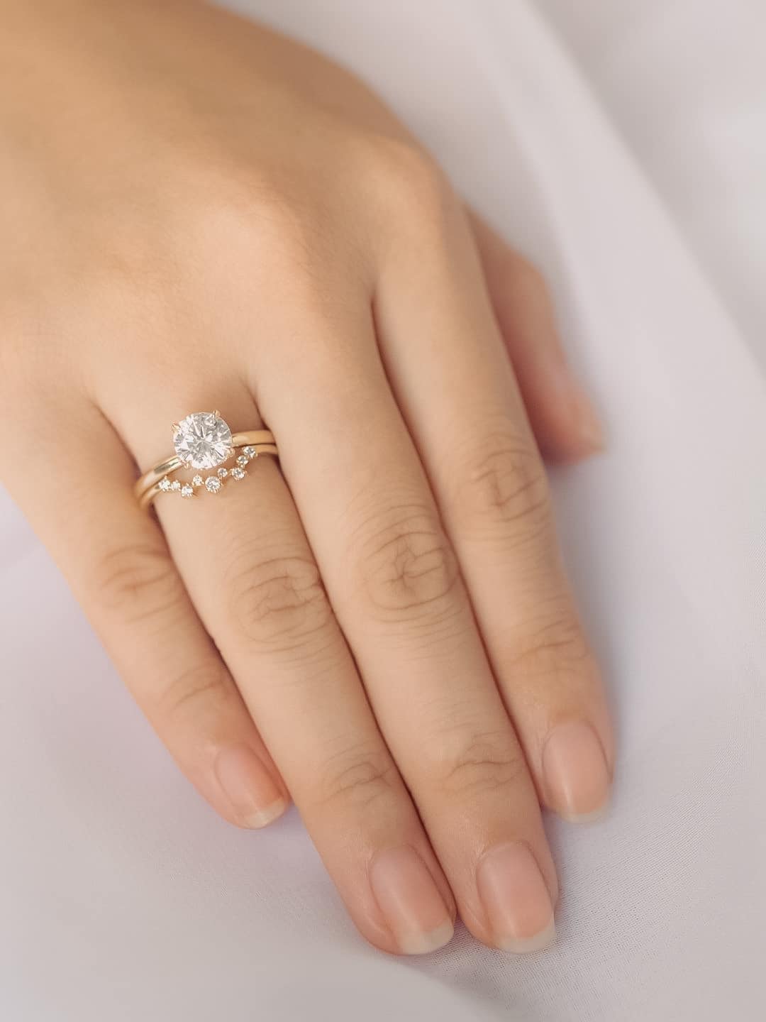 Stunning 1.0 CT Round Moissanite Engagement Ring with Hidden Halo Design 8