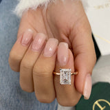 Stunning 3.0 CT Emerald Moissanite Engagement Ring with Solitaire Design 8