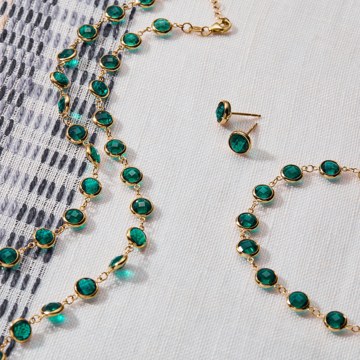 13.44 TCW Round Emerald Lab Made Diamond-May Birthstone Dainty Bracelet 3