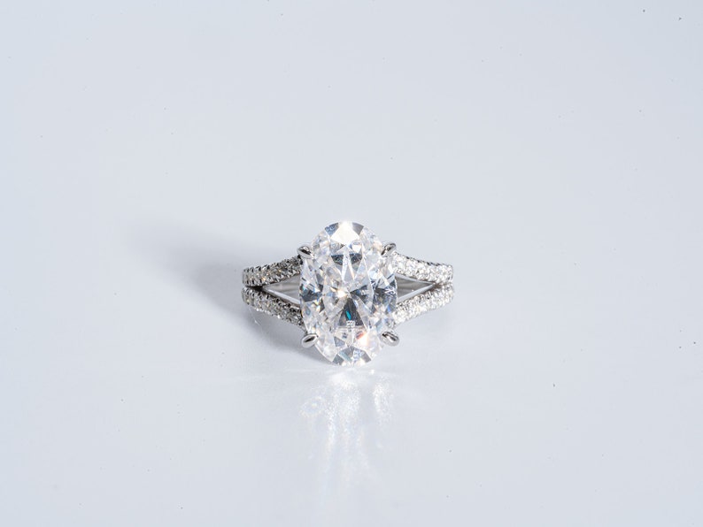 Classic 3.50 CT Oval Moissanite Engagement Ring with Split Shank Design 1