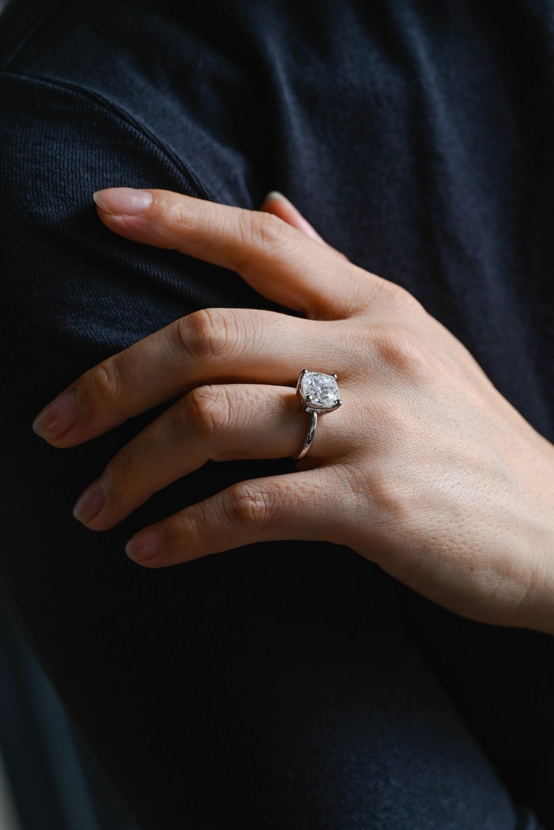 Stunning 1.0 - 2.0 CT Cushion Moissanite Engagement Ring With Solitaire Design 6