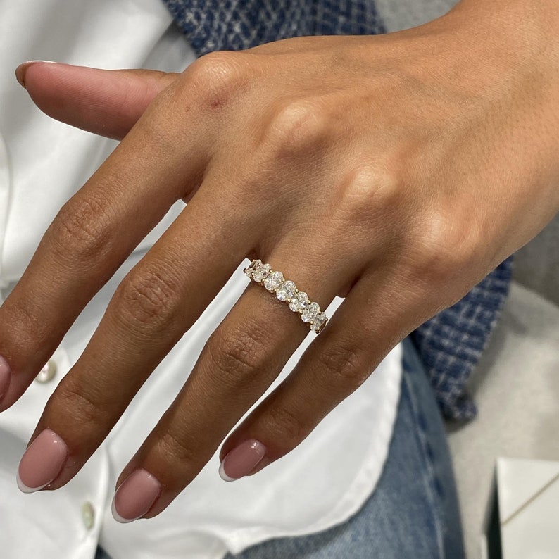 Stunning 1.32 CT Oval Moissanite Stones Share Prong Wedding Bands 2