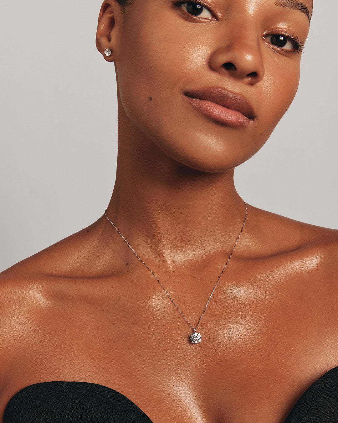 Round Cut Cubic Zirconia in 925 Sterling Silver Necklace 2