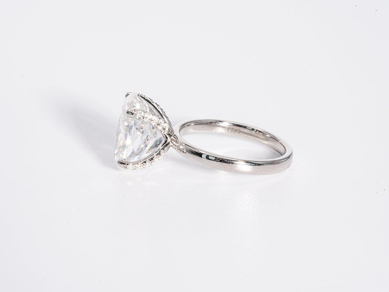 Stunning 5.0 CT Oval Shape Moissanite Engagement Ring with Solitaire Design 4